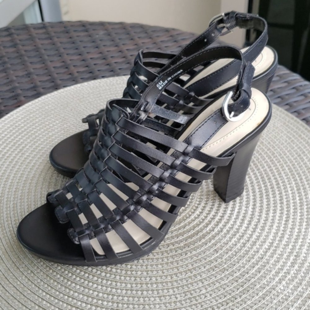 NWOT Nickels platform black sandal
